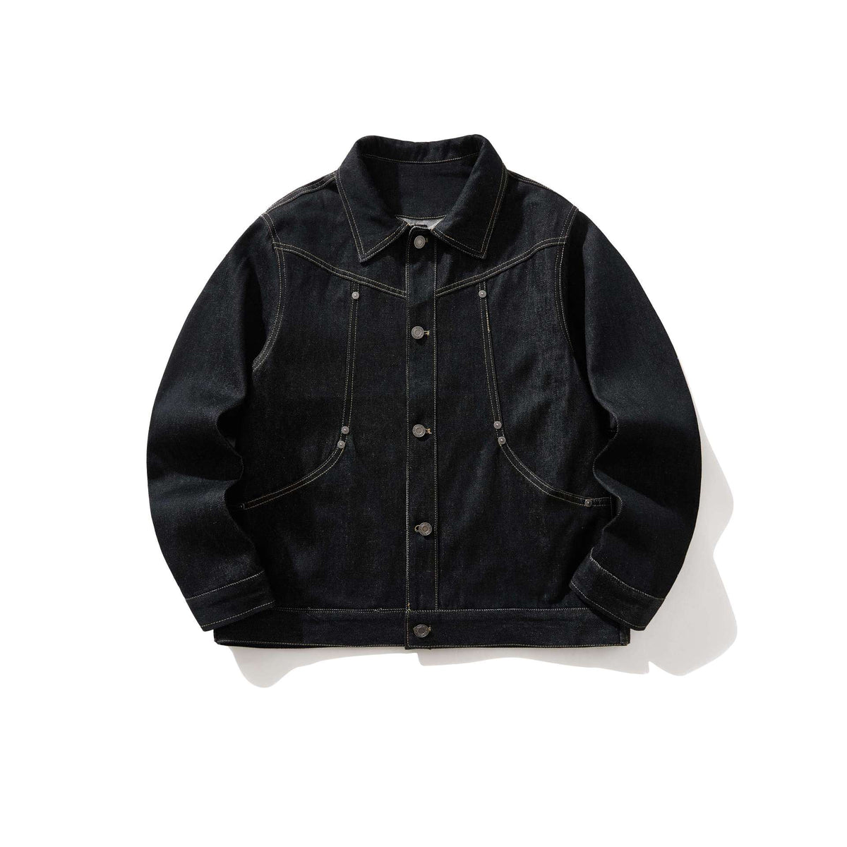 Casaco Denim Preto Masculino — Corte Largo com Rebites e Lapela