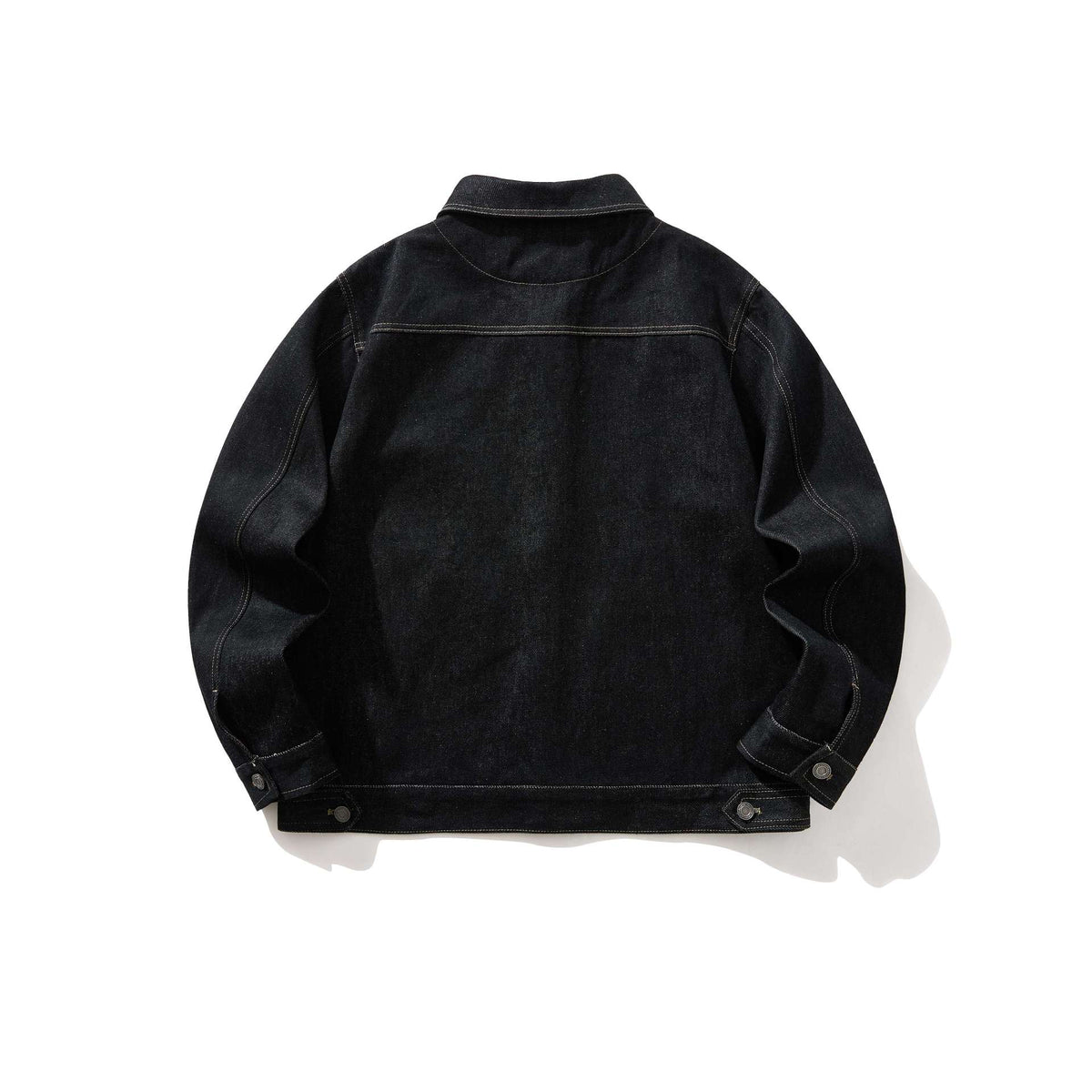 Casaco Denim Preto Masculino — Corte Largo com Rebites e Lapela